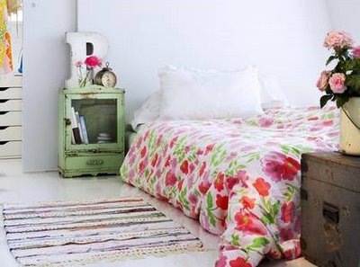 [my lovely four seasons blog colorful bedding.jpg]