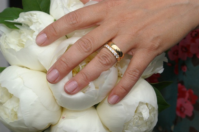 [bröllop ring[3].jpg]
