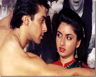 Salman_withhis_7_girls_01