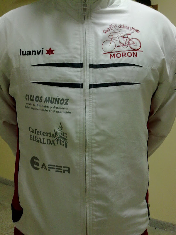 Detalle Chandal Club Delante