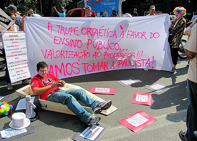 [Professores  19 de Março 002-1[7].jpg]
