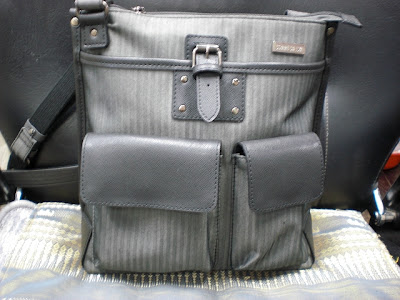 愛用している縦長のバッグ