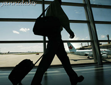 από http://resources1.news.com.au/images/2008/08/18/va1237325120302/Man-at-airportReuters-6202891.jpg image
