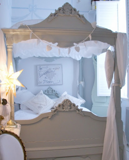 Classic Bedding Furniture Design wood bed design