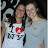 Abraço entre as Sarinhas: Sara e Sary.