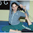 Dani em ásana para a foto.