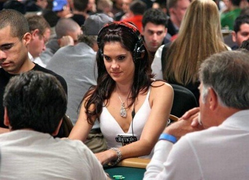 The Hot And Pretty Poker Girls