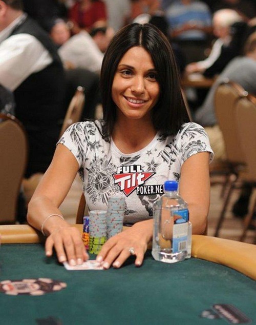 The Hot And Pretty Poker Girls