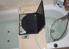 Twittering at bathtub caused death to Girl