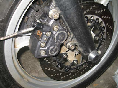 Installing K1100 front Brakes on a non-ABS K100RT 070small