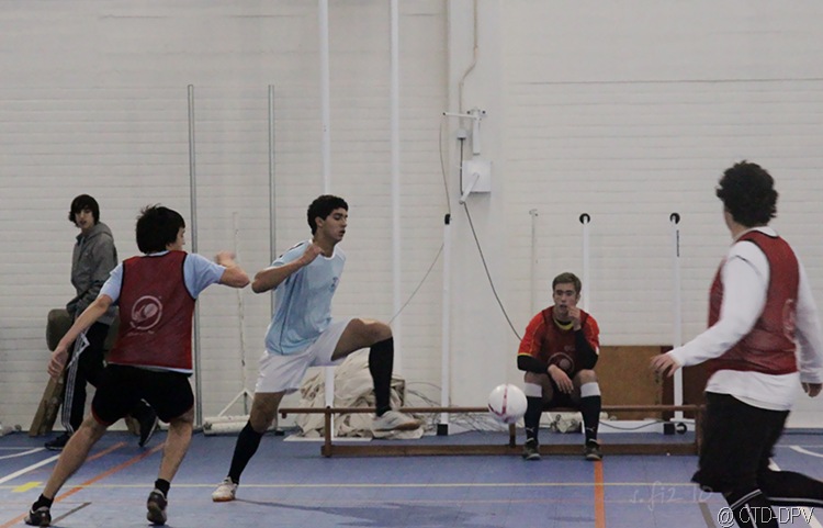 [futsal 10-02-10 143 copy[2].jpg]