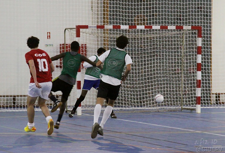 [futsal 10-02-10 029 copy[2].jpg]