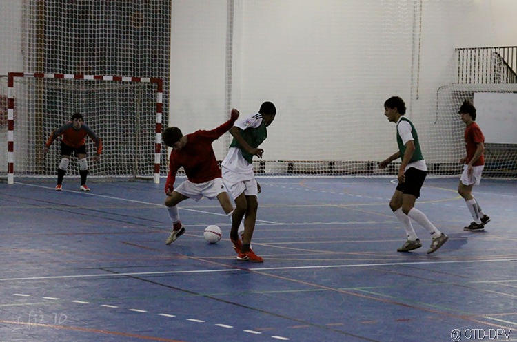 [futsal 10-02-10 035 copy[2].jpg]