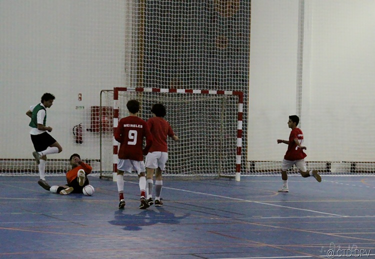 [futsal 10-02-10 038 copy[2].jpg]