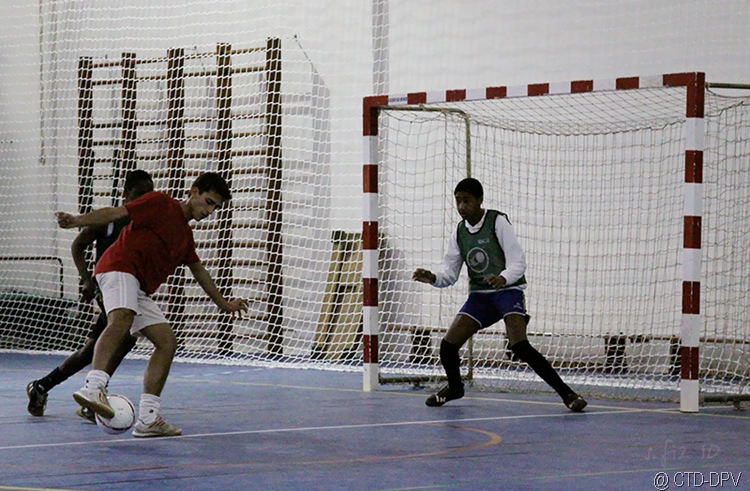 [futsal 10-02-10 040 copy[2].jpg]