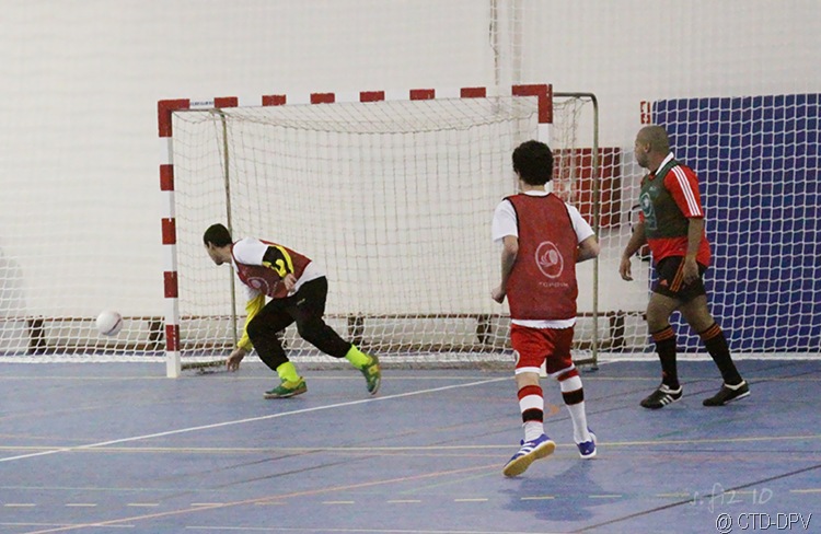[futsal 10-02-10 050 copy[2].jpg]