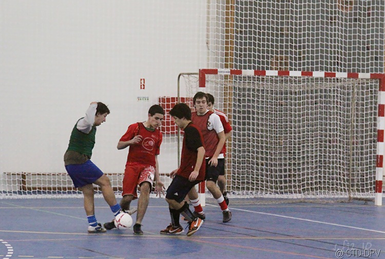 [futsal 10-02-10 094 copy[2].jpg]