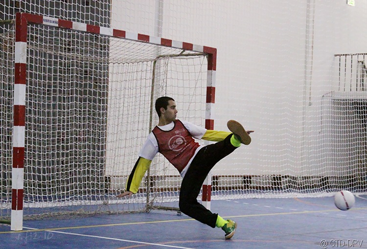 [futsal 10-02-10 088 copy[2].jpg]