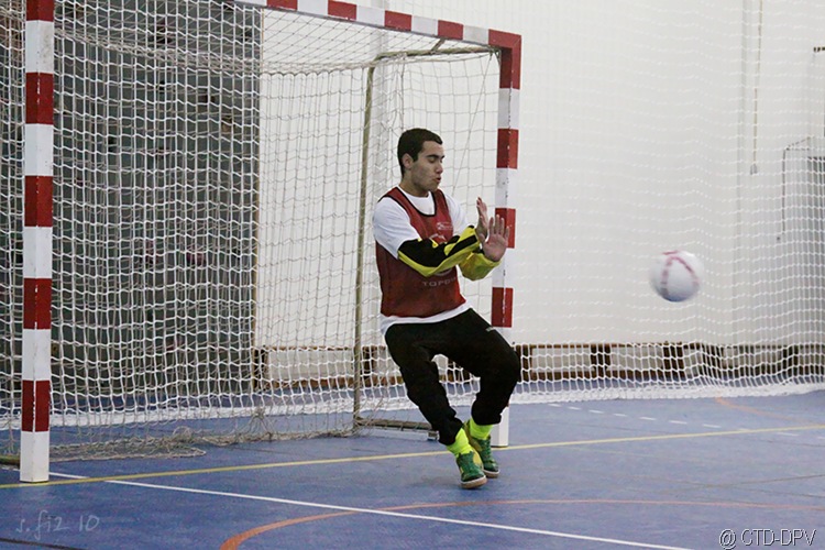 [futsal 10-02-10 083 copy[2].jpg]