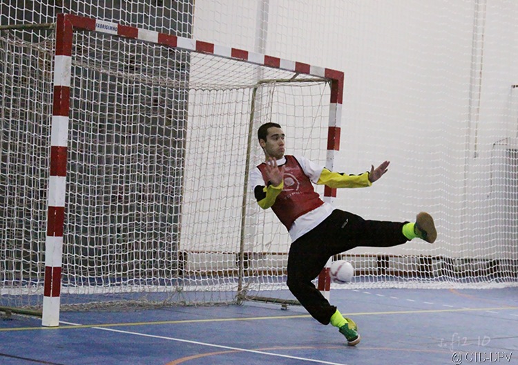 [futsal 10-02-10 087 copy[2].jpg]