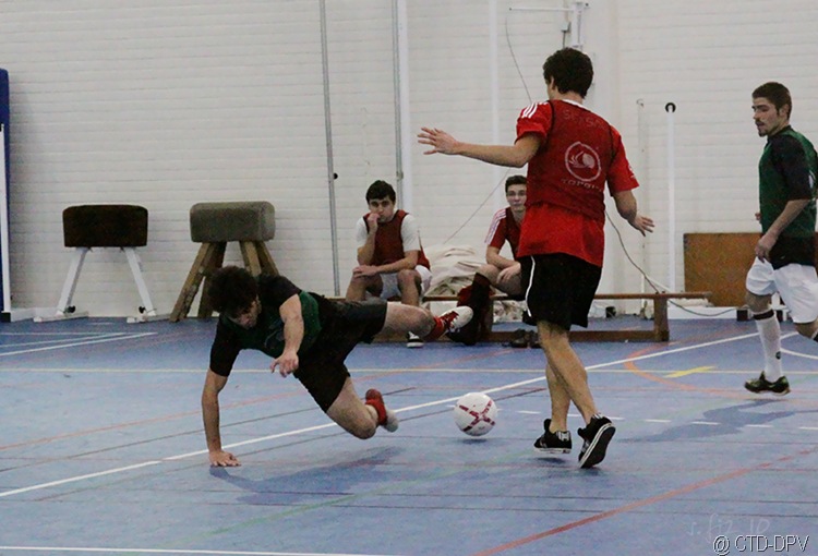 [futsal 10-02-10 104 copy[2].jpg]