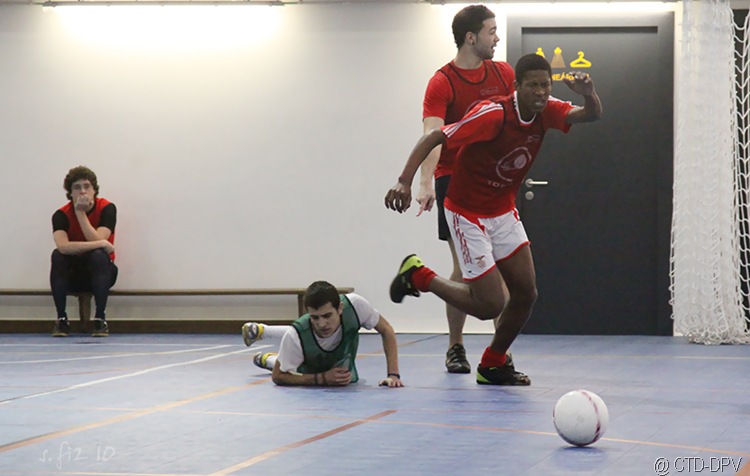 [futsal 10-02-10 131 copy[2].jpg]