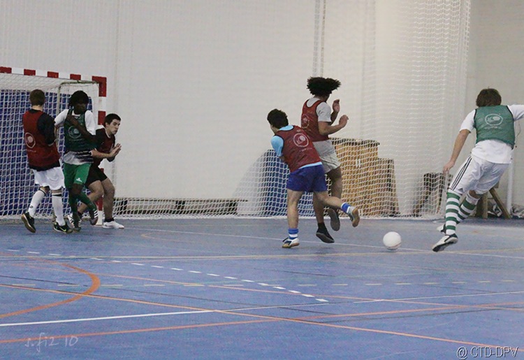 [futsal 10-02-10 200 copy[2].jpg]