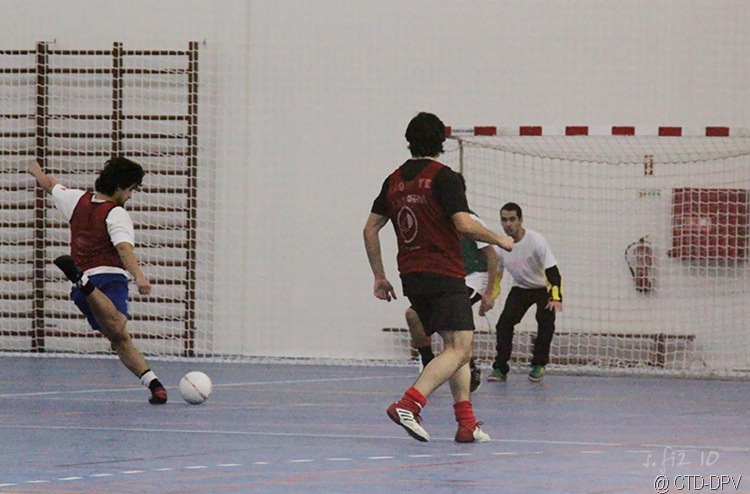 [futsal 10-02-10 222 copy[2].jpg]