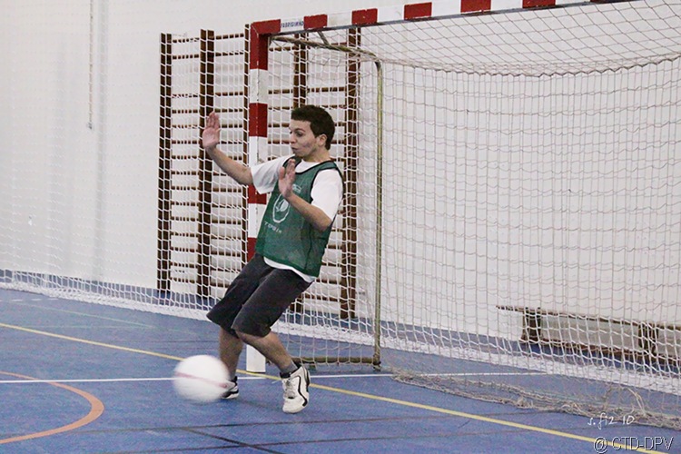 [futsal 10-02-10 262 copy[2].jpg]