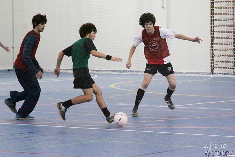 [futsal 10-02-10 241 copy[2].jpg]
