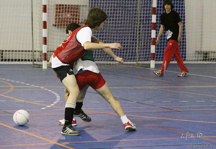 [futsal 10-02-10 295 copy[2].jpg]