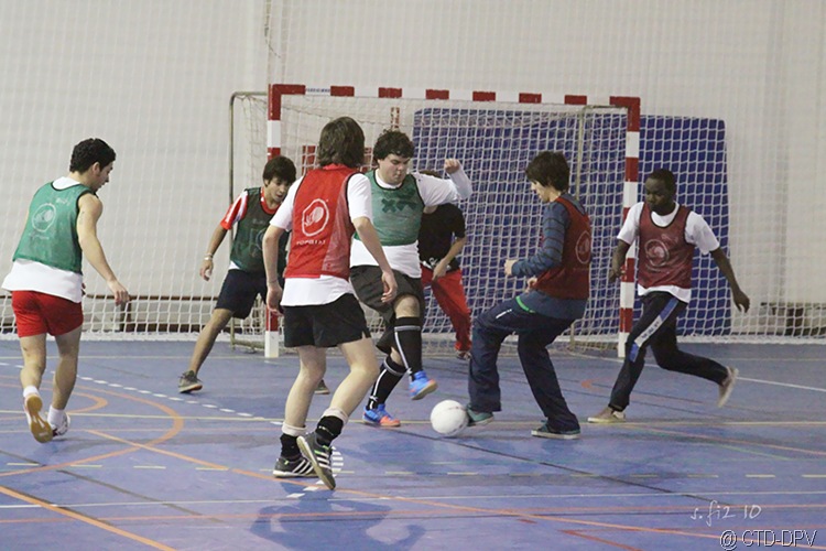 [futsal 10-02-10 297 copy[2].jpg]