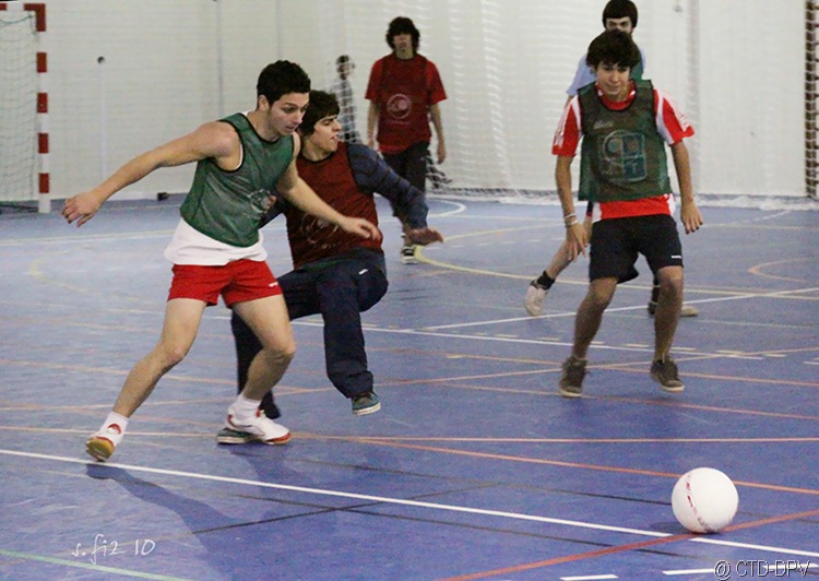 [futsal 10-02-10 299 copy[2].jpg]