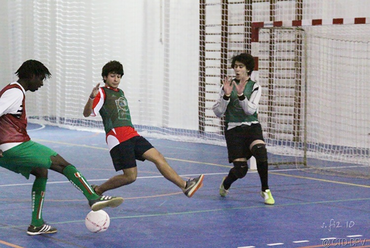 [futsal 10-02-10 361 copy[2].jpg]