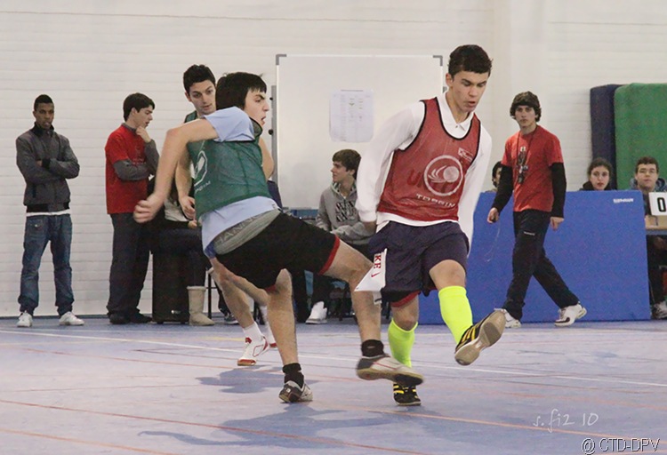 [futsal 10-02-10 330 copy[2].jpg]
