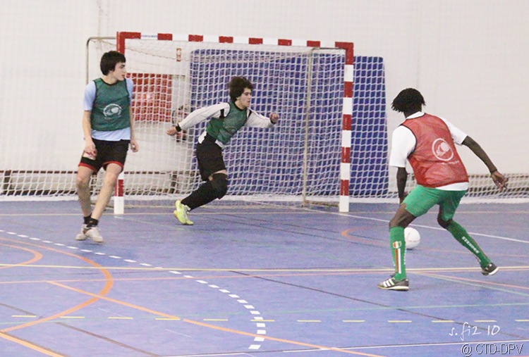 [futsal 10-02-10 341 copy[2].jpg]
