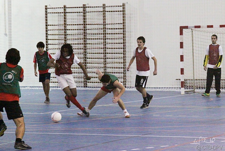 [futsal 10-02-10 347 copy[2].jpg]