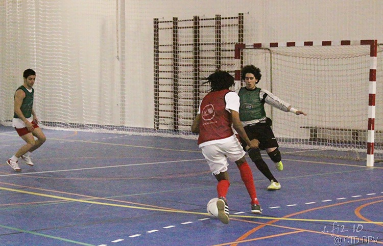 [futsal 10-02-10 373 copy[2].jpg]
