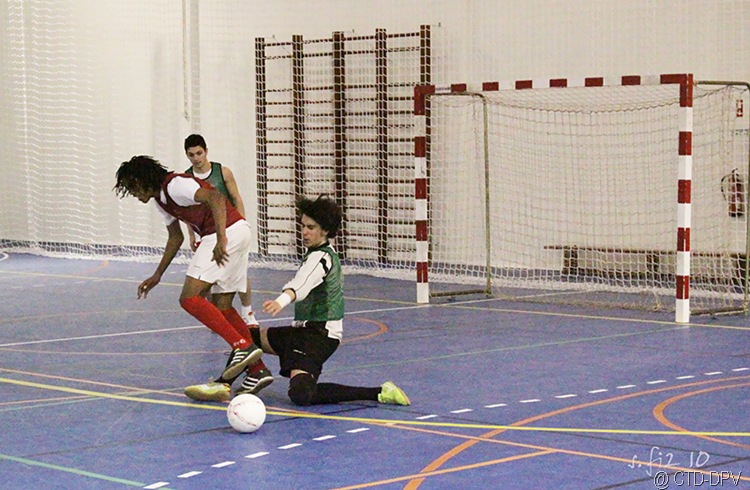 [futsal 10-02-10 374 copy[2].jpg]