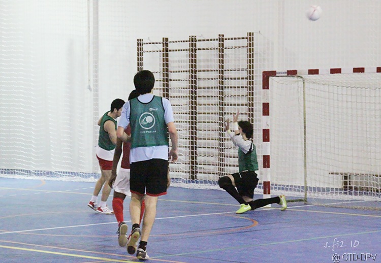 [futsal 10-02-10 377 copy[2].jpg]