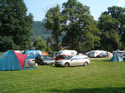 huurtent op camping Ostrov