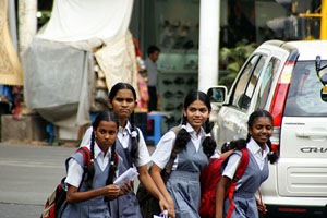 [schoolgirls[4].jpg]