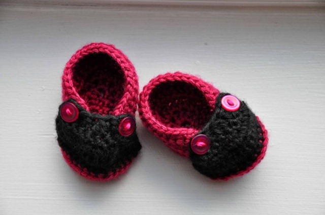 [Two Button Baby Moccasins by Sophie Goss[3].jpg]