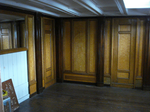 Captain's Saloon
