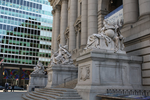 Alexander Hamilton U.S. Custom House - statues in front