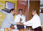 Shri Ramakrishnanji Presents CDAC Momento to Chief Guest Shri Kumarpal Desai