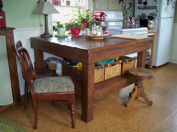 [0 KitchenTableMarriottsCove[3].jpg]