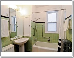 07_1stFloorBath