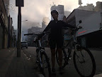 diego e raquel pedalando em Sampa