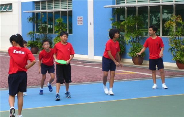 [frisbee1[2].jpg]